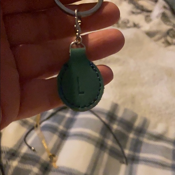 “L” Initial Keychain - Picture 2 of 2